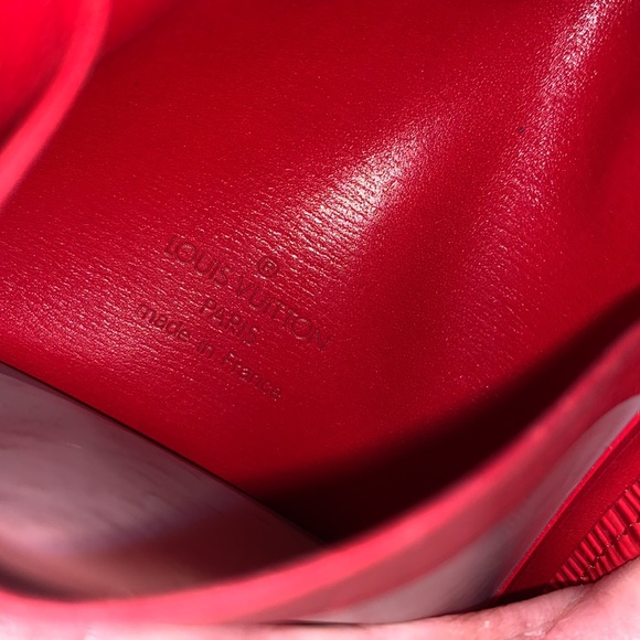 Authentic Louis Vuitton red epi card holder - Picture 3 of 12